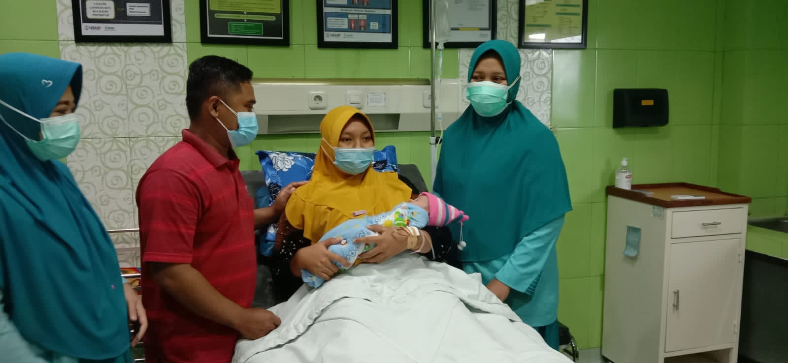 Bayi Cantik Lahir di Hari Kemerdekaan Diberi Hadiah