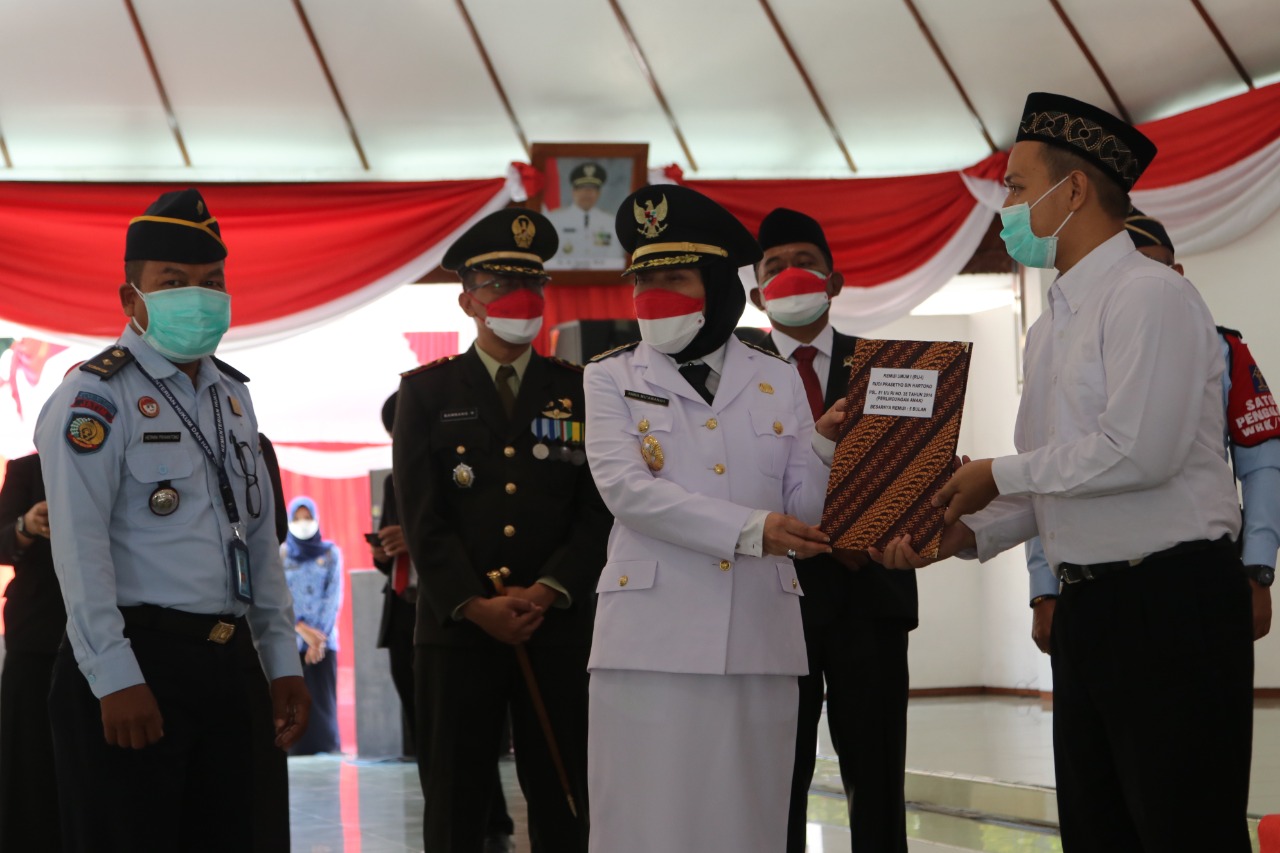 Bupati Bojonegoro Serahkan Remisi Kemerdekaan Secara Langsung