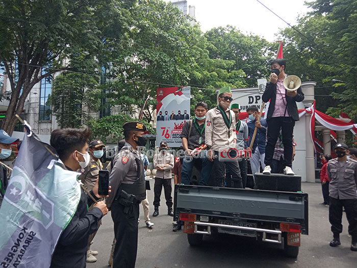 Aksi Refleksi Kemerdekaan HMI Bojonegoro Disambut Wakil Ketua DPRD