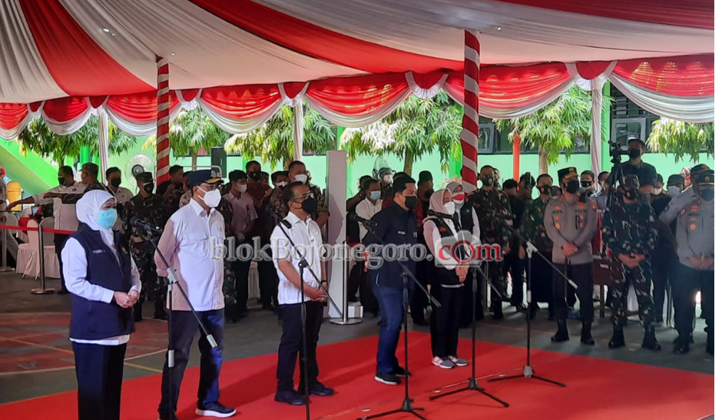 Tiga Menteri dan Forkopimda Jatim Tinjau Vaksinasi di SMPN 1 Padangan