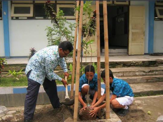 SMP Negeri 1 Kapas Siap Menuju Adiwiyata Nasional
