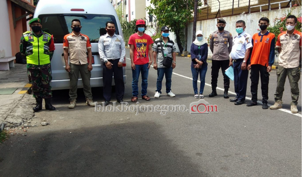 Tiga Pekerja Migran Bojonegoro Dipulangkan Usai Karantina di Surabaya