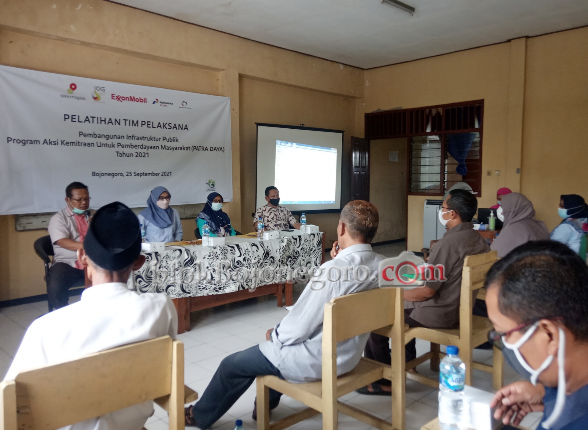 EMCL dan Yayasan PESAT Berikan Pelatihan Timlak Patra Daya 2 Desa