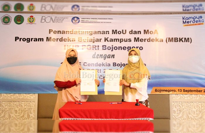 Prodi Ekonomi IKIP PGRI Bojonegoro MoU dan MoA Program Merdeka Belajar Kampus Merdeka