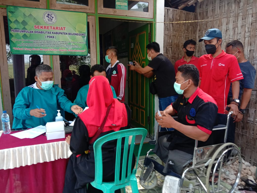 Kalahkan Keterbatasan, Penyandang Disabilitas Antusias Ikuti Vaksinasi