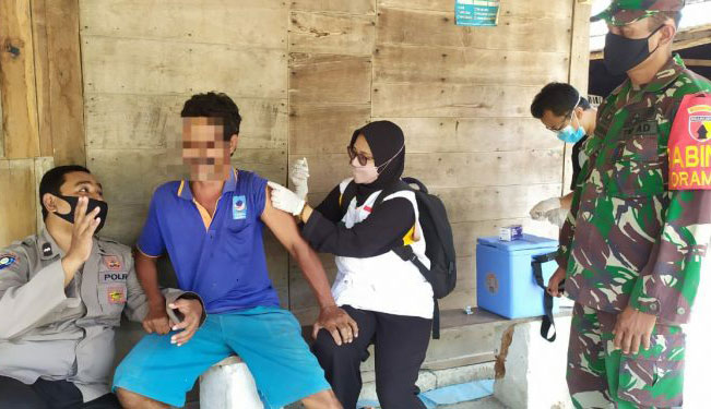 Petugas Door to Door Vaksinasi ODGJ dan Disabilitas di Tambakrejo