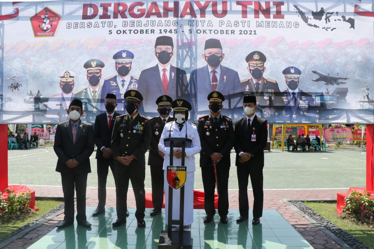 Hadiri Upacara HUT TNI 76, Bupati Bojonegoro Beri Pesan untuk Bersinergi