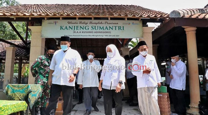 Bupati Bojonegoro Ziarah di Makam Leluhur