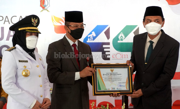 Bupati Beri Penghargaan Instansi, OPD Hingga Instansi Terbaik di Hari Jadi Bojonegoro 343