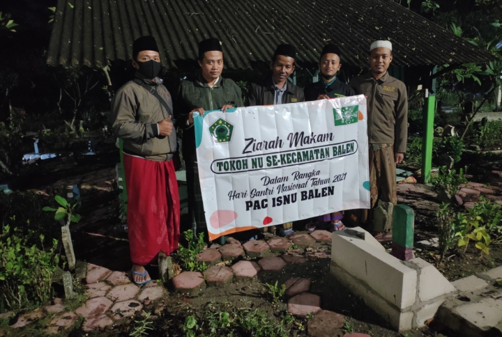 Peringati HSN, PAC ISNU Balen Ziarahi Makam Tokoh NU