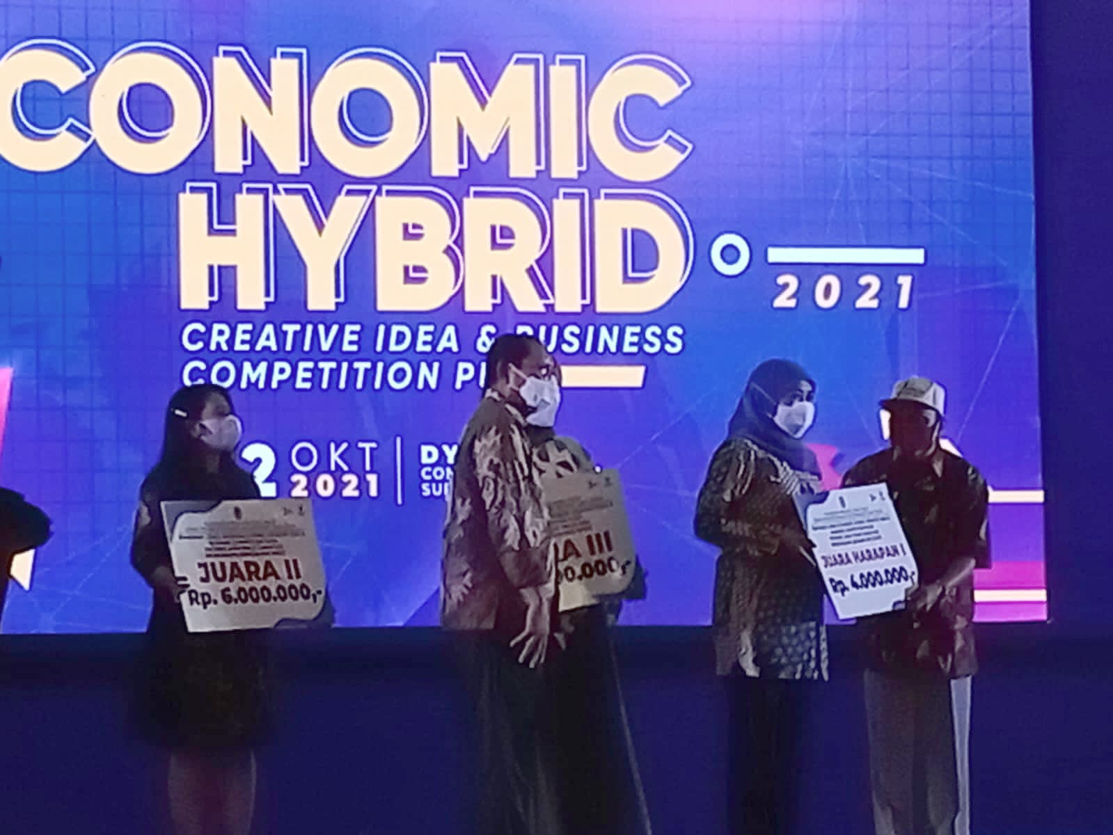 Hari Jadi Provinsi Jatim, Pelaku UMKM Di Bojonegoro Raih Penghargaan Economy Hybrid