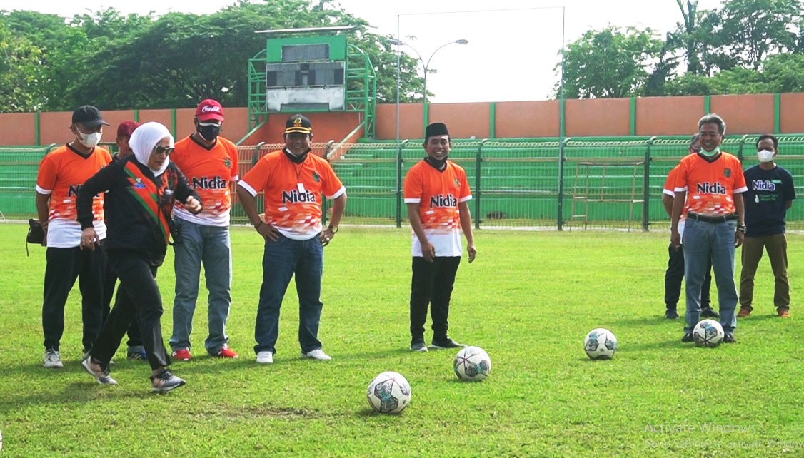 Tendangan Forkopimda Tandai Peluncuran Persibo