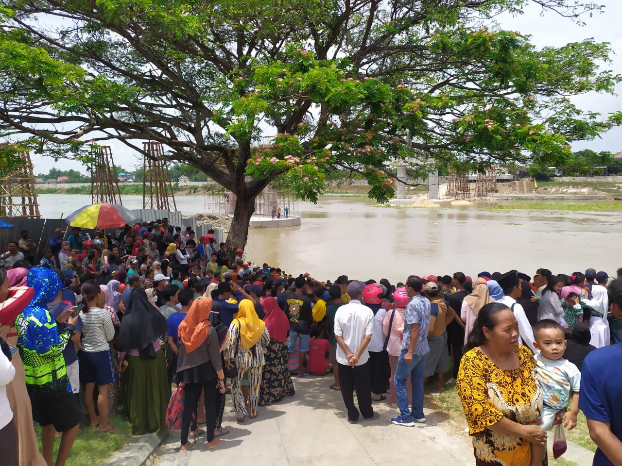BPBD Bojonegoro Imbau Masyarakat Tidak Menyeberang Tanpa Pelampung