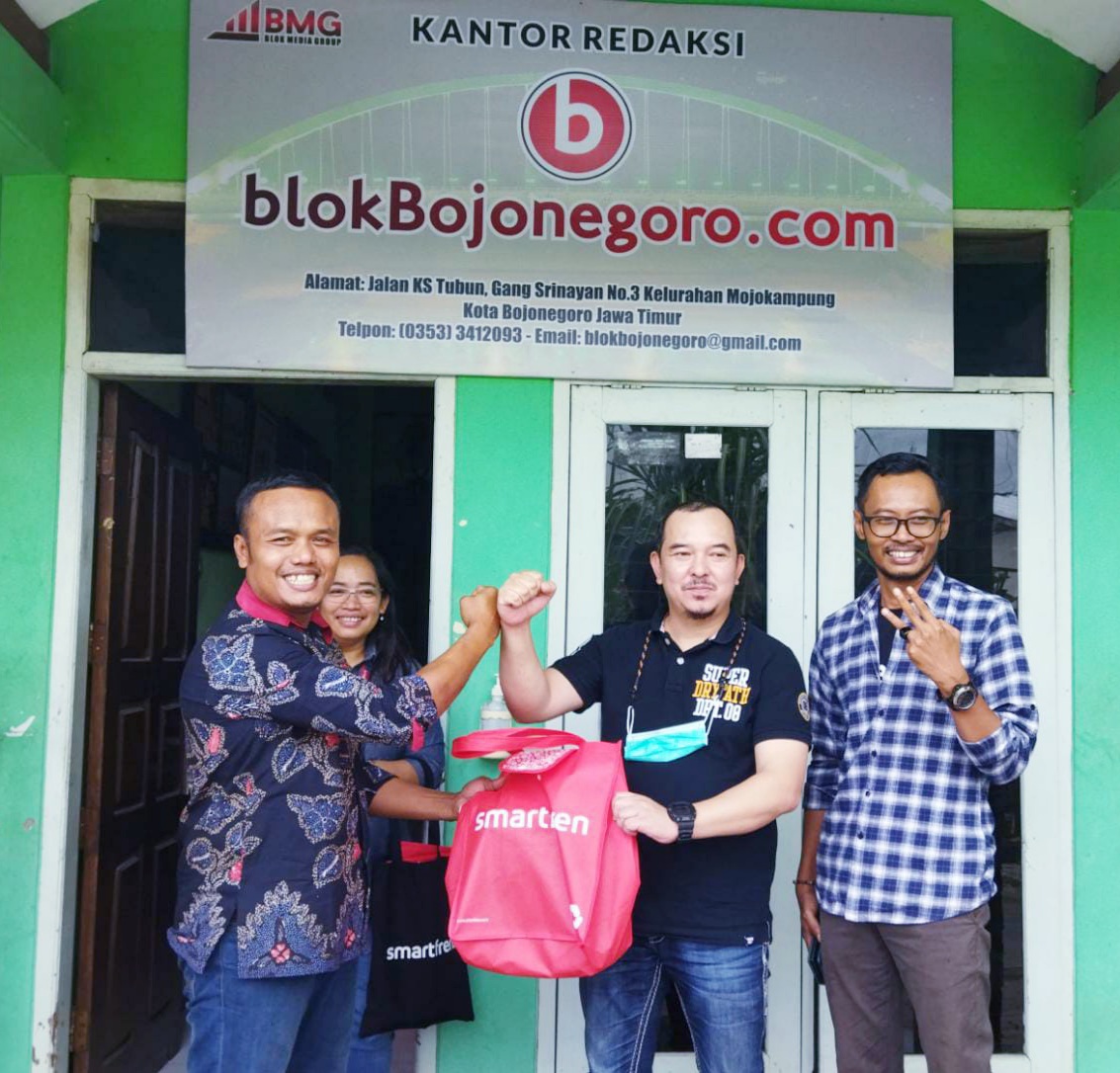 Managemen Regional Smartfren Sambang Redaksi blokBojonegoro