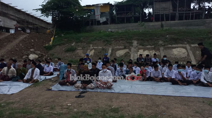 100 Santri Maqom Tahrir Istighosah, Tahlil dan Doa Bersama untuk Korban Tenggelam