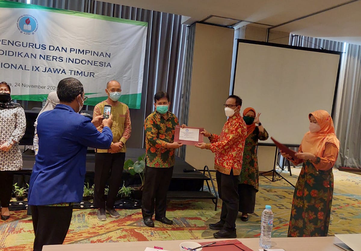 Dosen Kampus Ungu STIKes ICsada Raih Penghargaan Nasional