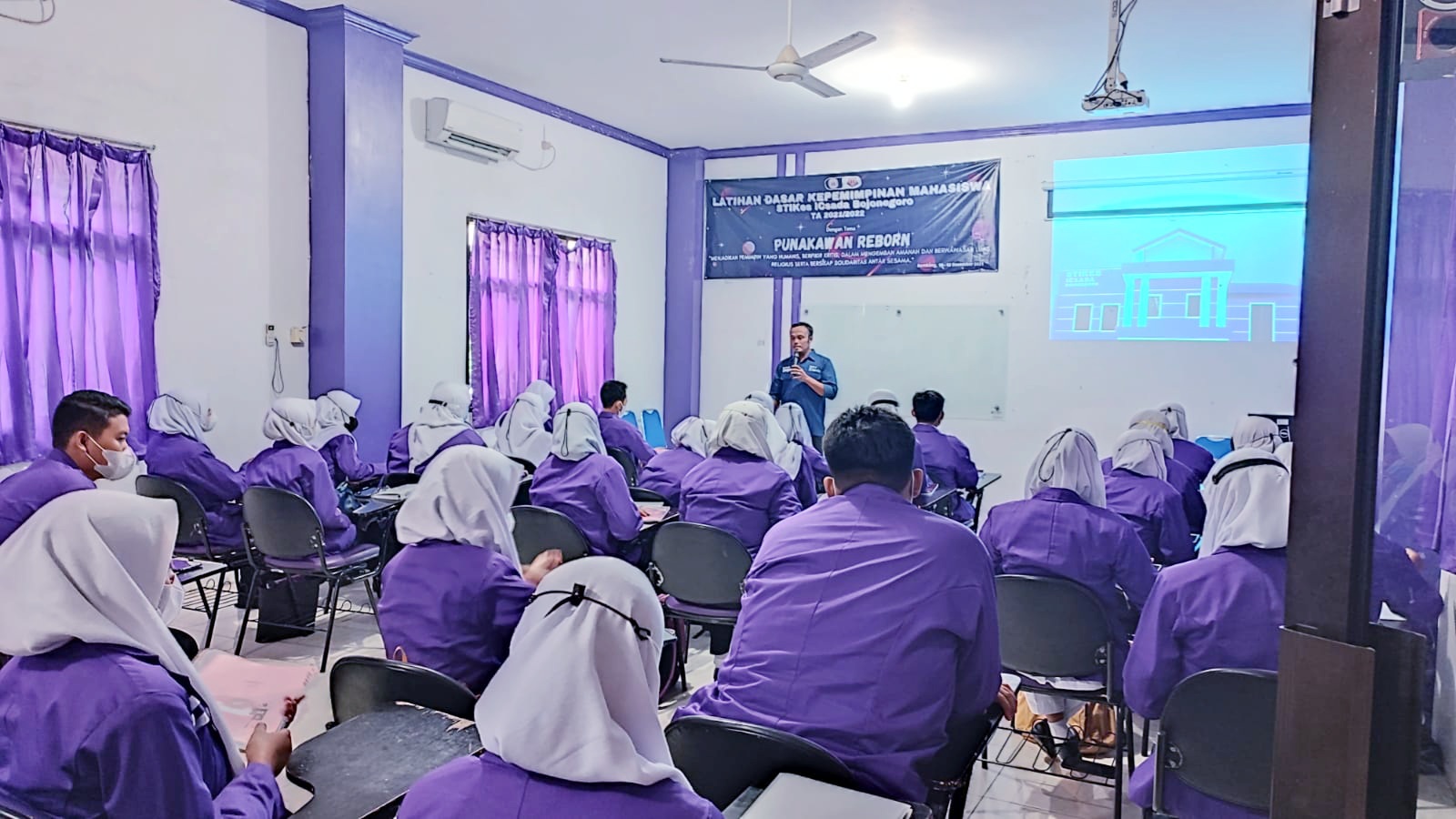 DLM Kampus Ungu Gelar LDKM di Dua Tempat