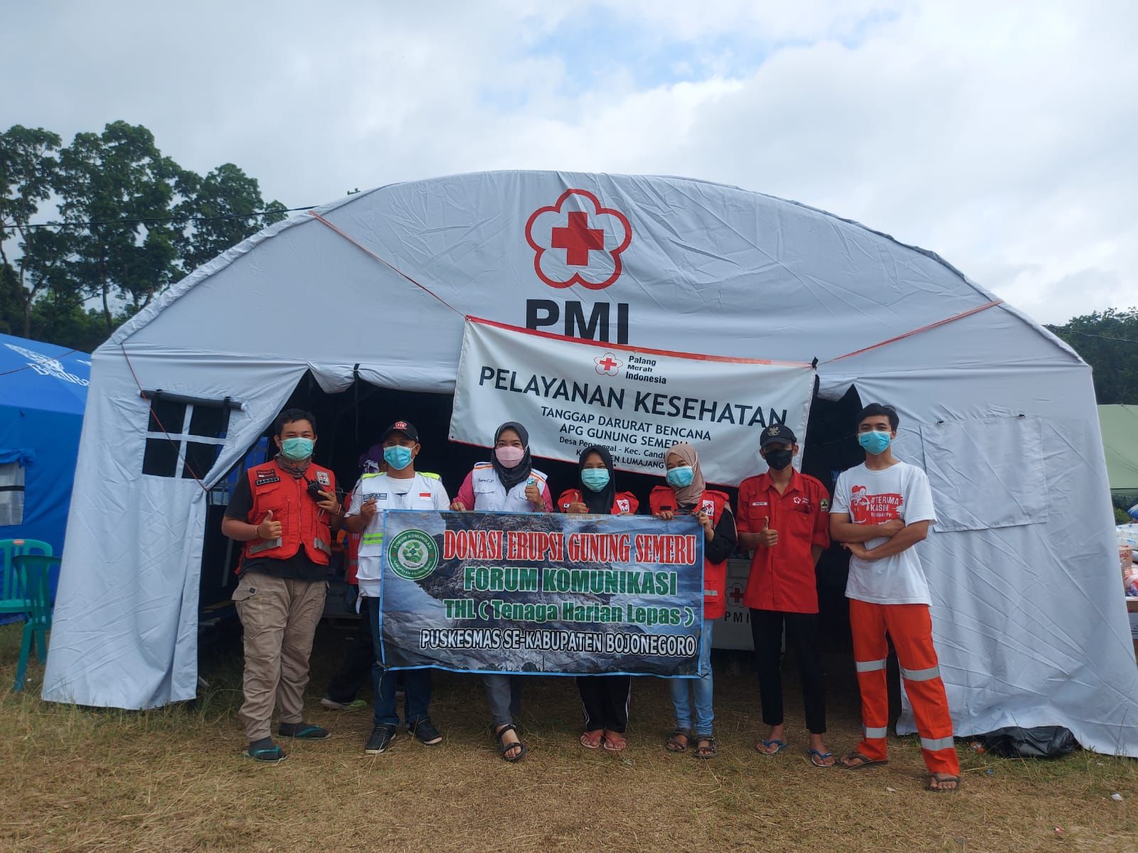 Peduli Korban Semeru, Forum Komunikasi THL Puskemas Se-Bojonegoro Salurkan Donasi