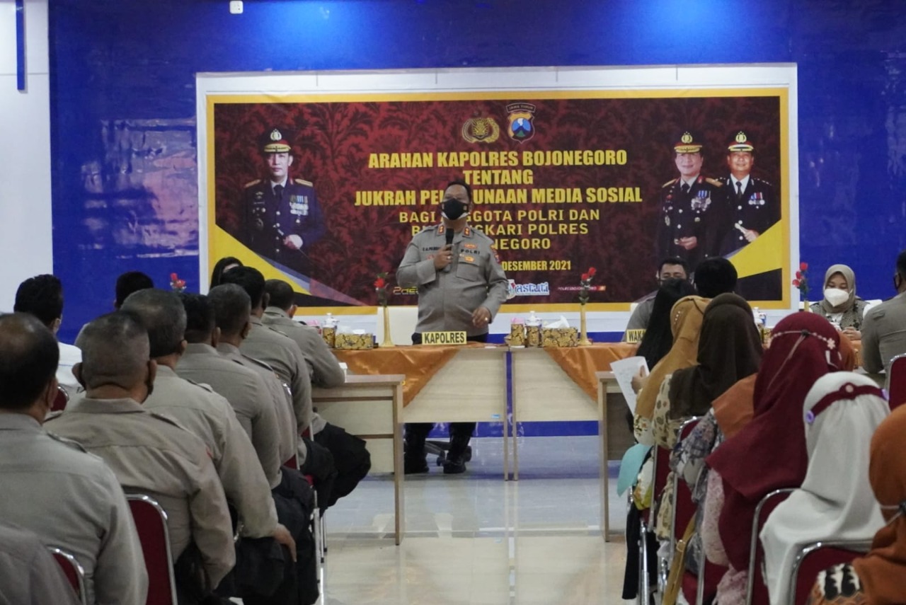 Kapolres Bojonegoro Beri Arahan Kepada Anggota Beserta Istri Bhayangkari