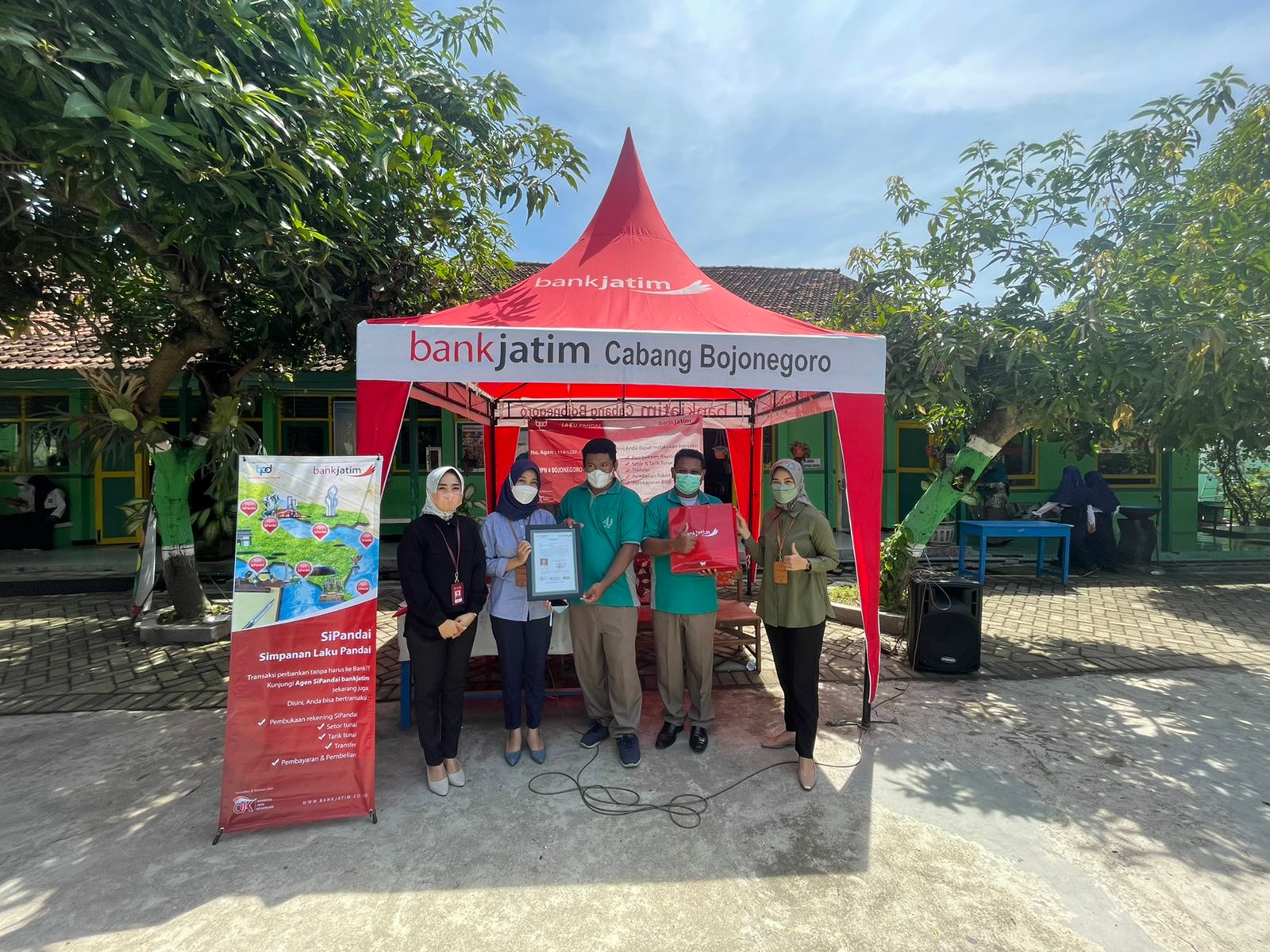 Terus Berinovasi Bank Jatim Cabang Bojonegoro Bersama SMPN 4 Lakukan MOU Agen Si Pandai