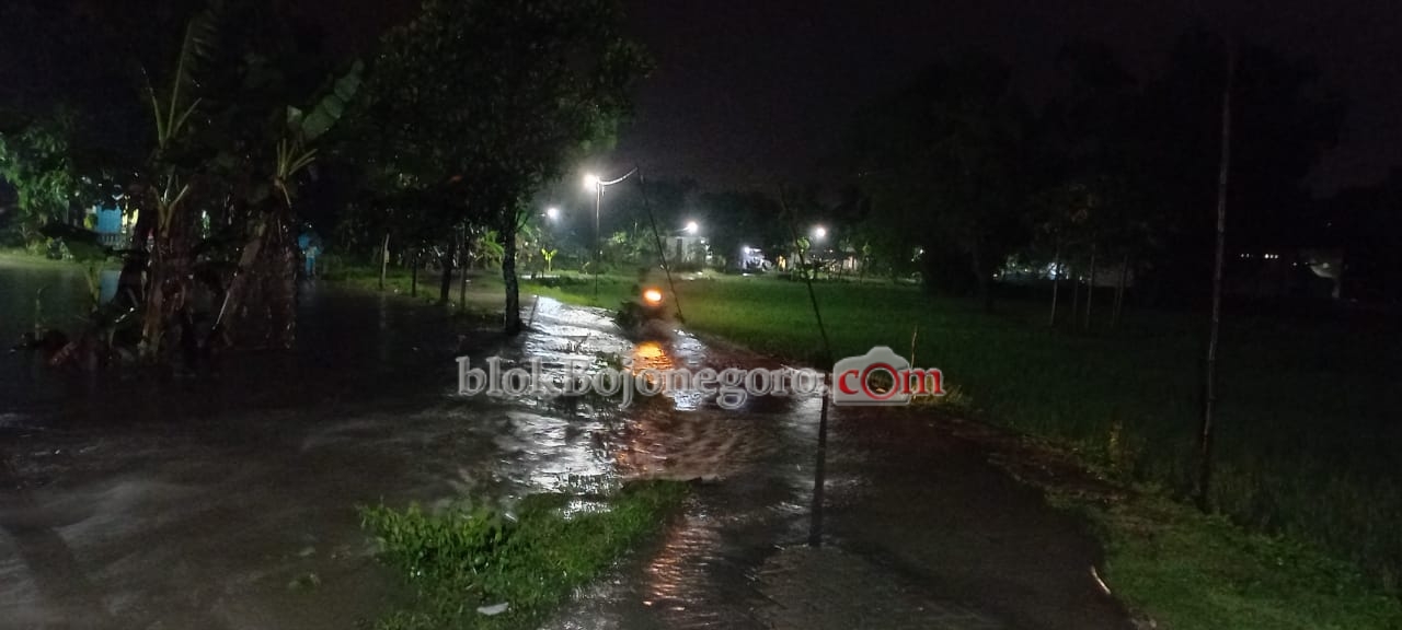 Banjir Kecamatan Dander Rendam Sawah dan Pemakaman