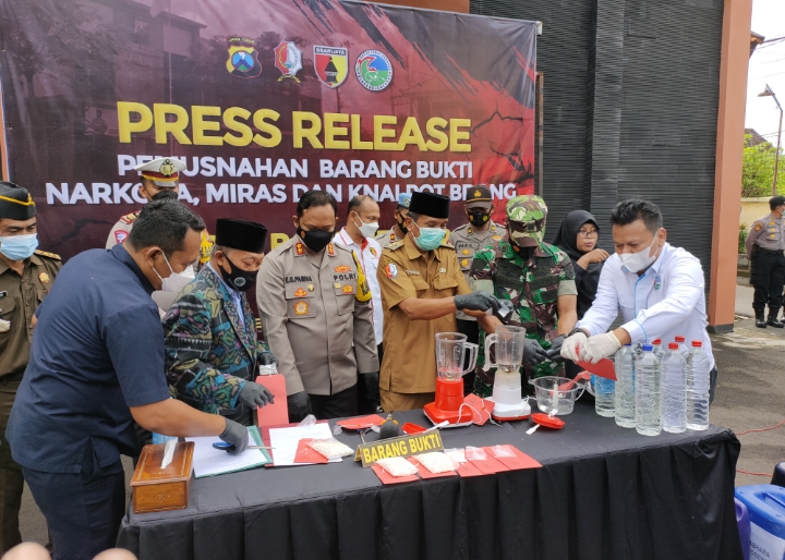 Jaga Kamtibmas, Forkopimda Bersama Musnahkan Miras Dan Knalpot