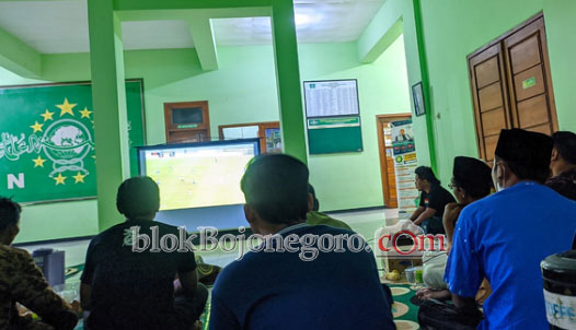 Meriahnya Nobar Indonesia vs Thailand di PCNU Bojonegoro