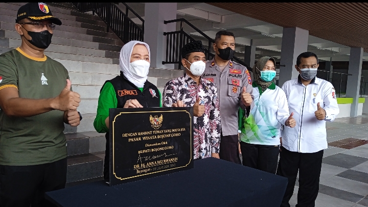 Bupati Bojonegoro Resmikan Pasar Wisata Seluas 15.335,7 Meter Persegi