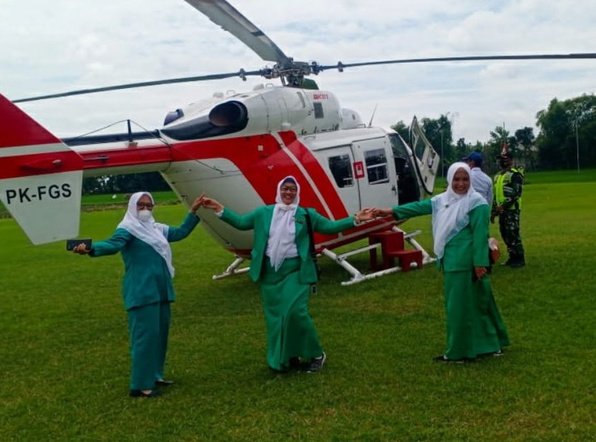 Helikopter Gubernur Menjadi Spot Foto