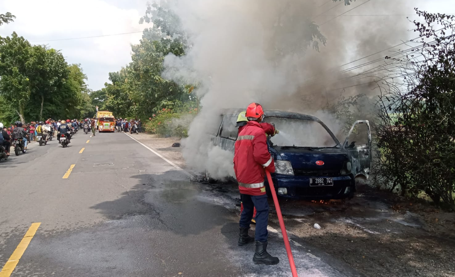 Aki Korslet, Minibus di Gayam Terbakar
