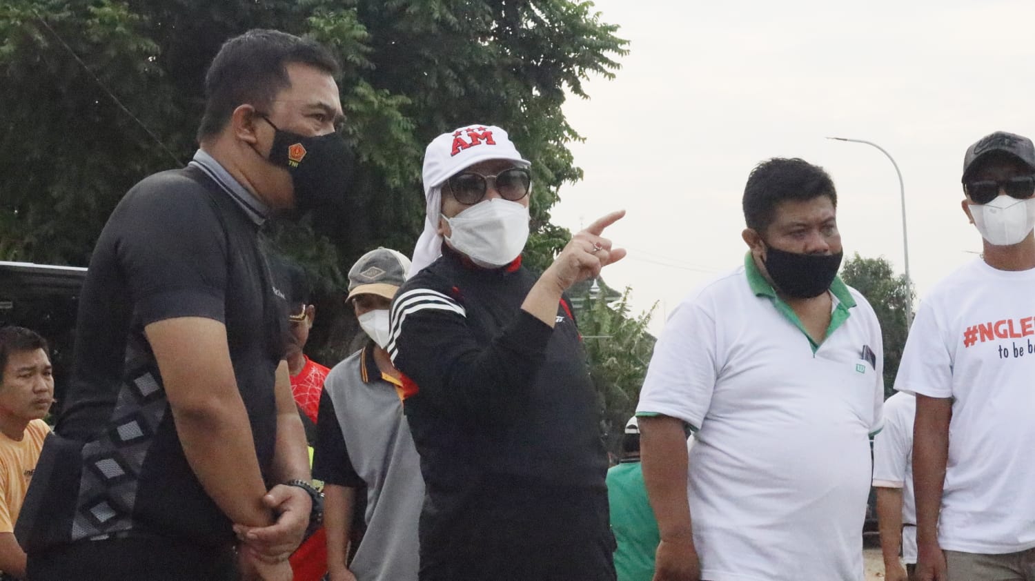 Menikmati Hasil Pembangunan dan Imbau Masyarakat Taat Prokes
