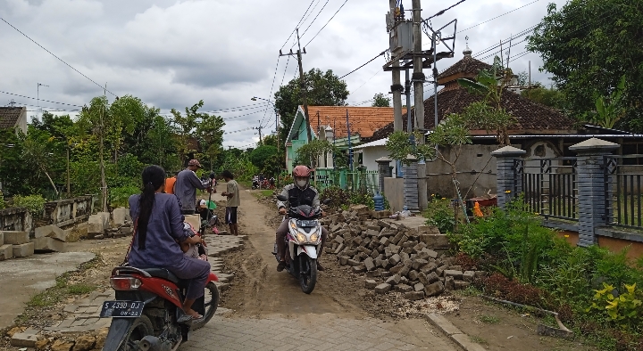 Pemdes Trucuk Lakukan Pengerjaan Rigid Beton Sepanjang 1.5 Kilometer