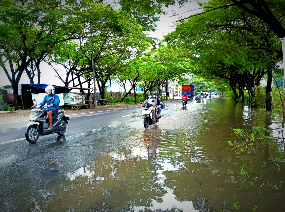Jalan Raya Prayungan Tergenang Air, DPU SDA: Itu Wewenang Provinsi