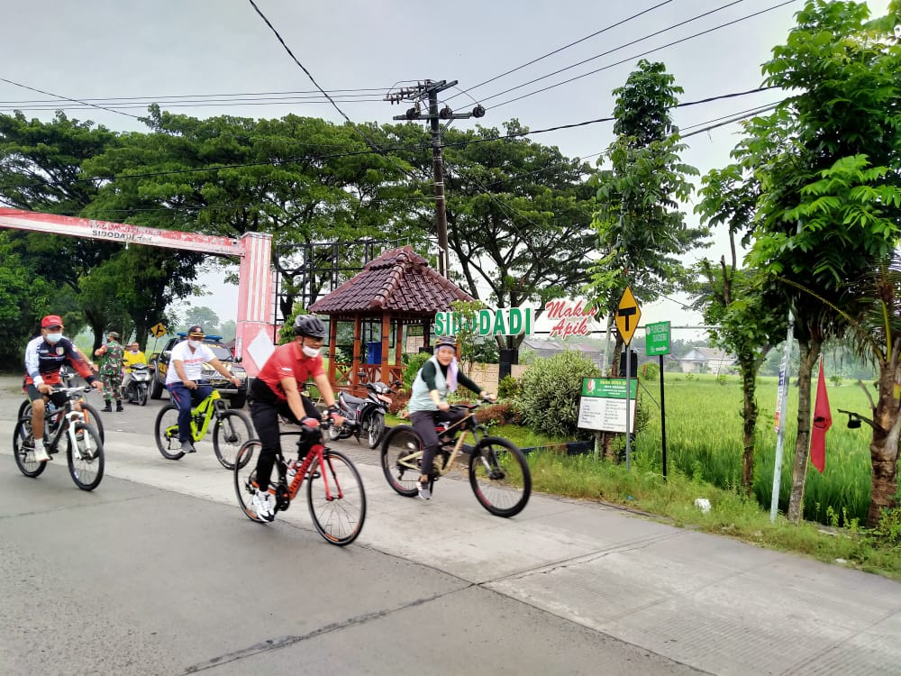 Bupati Anna dan Dandim 0813 Ajak Warga Hidup Sehat