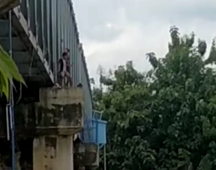 Bocah 14 Tahun Mencoba Bunuh Diri di Jembatan Kaliketek