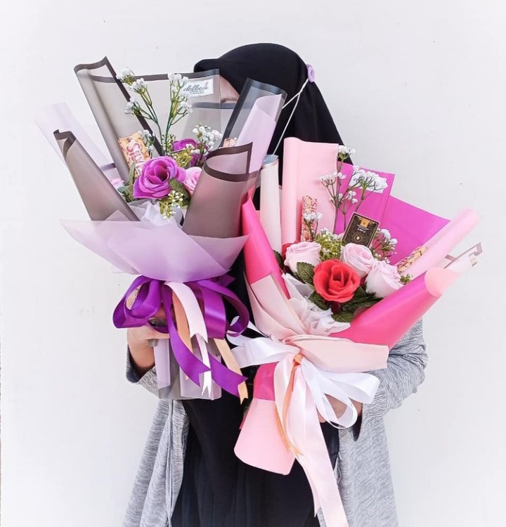Berkah Valentine Day, Penjualan Buket Hampers Naik Drastis di Bojonegoro