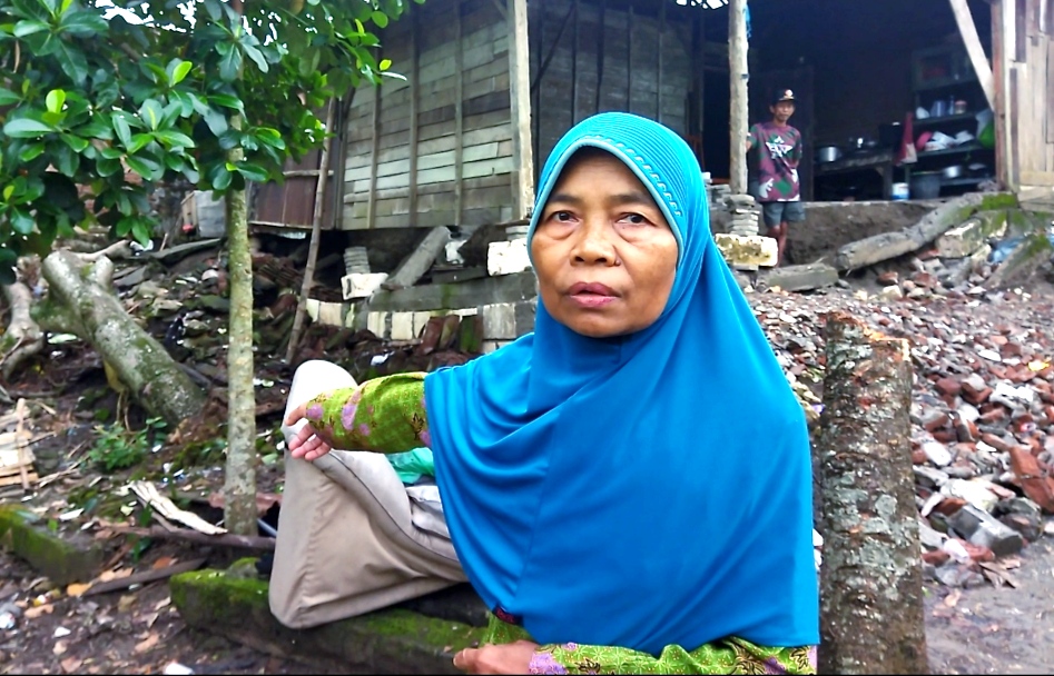 Erosi Bengawan Solo Mengancam Rumah Warga Ngulanan