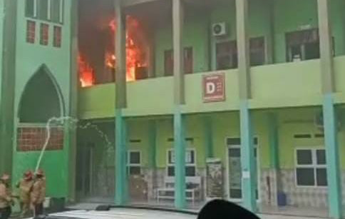 Kampus UNUGIRI Terbakar, 1 Ruangan Ludes