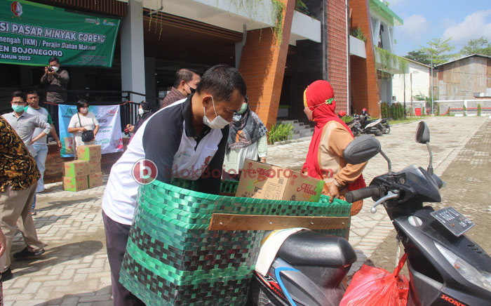 Pelaku IKM di Bojonegoro Terbantu Operasi Pasar Minyak Goreng