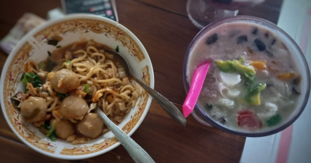 Mie Ayam Presto Dan Es Teler Paket Lengkap Kuliner Akhir Pekan