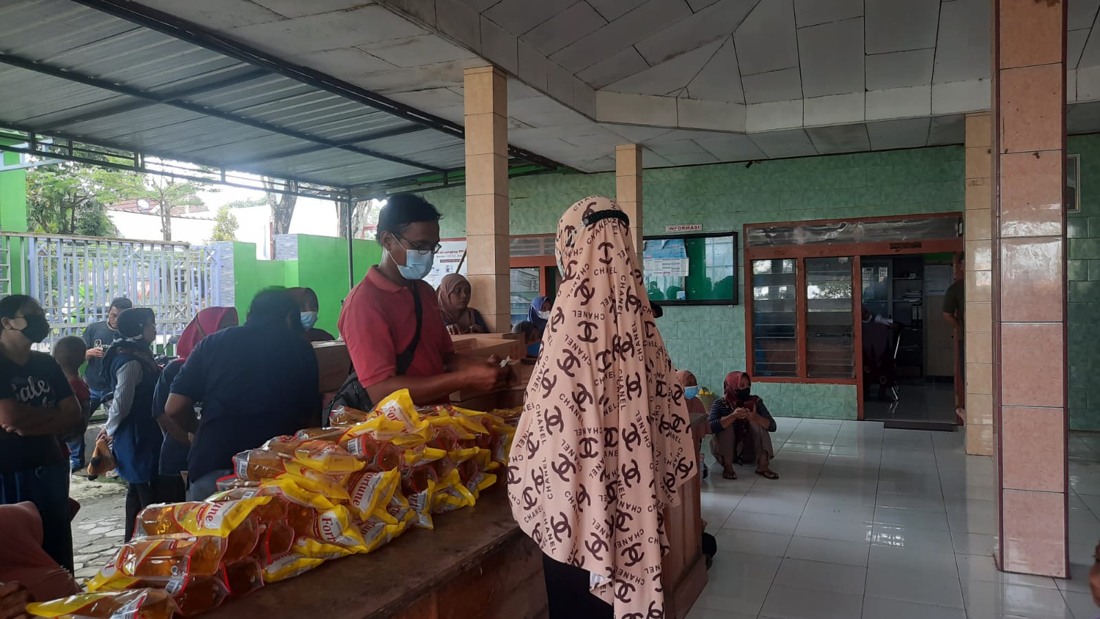 Operasi Migor Murah Disambut Antusias Warga Kecamatan Balen