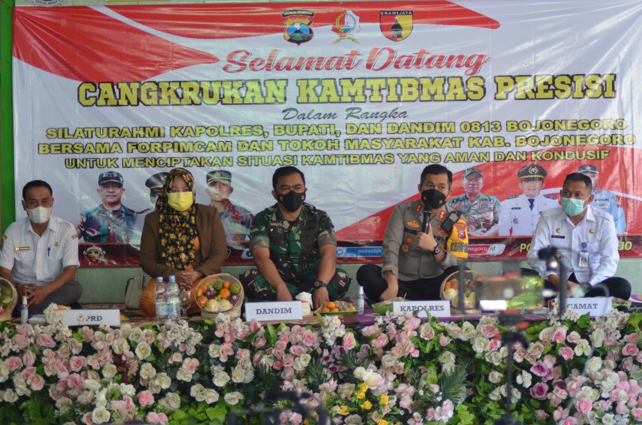 Cangkrukan Bareng Kapolres di Tambakrejo, Forkopimda Ajak Masyarakat Bersinergi