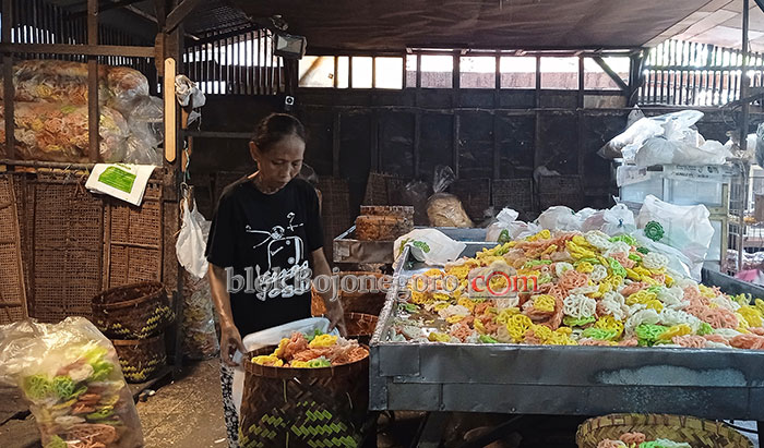 Begini Usaha Produsen Kerupuk untuk Jaga Kualitas Saat Migor Mahal