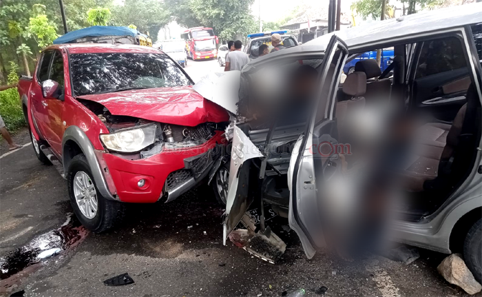 Dua Kendaraan Adu Kepala di Jalan Provinsi Tuban-Bojonegoro