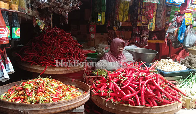 Harga Cabai Jatuh, Saat Ini Hanya Dibanderol Rp20 Ribu Per Kilogram