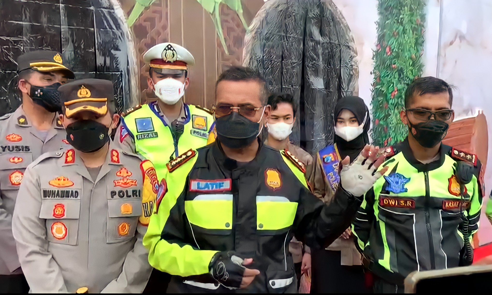 Kunjungi Pos Pelayanan, Dirlantas Polda Jatim Imbau Warga Mudik Awal