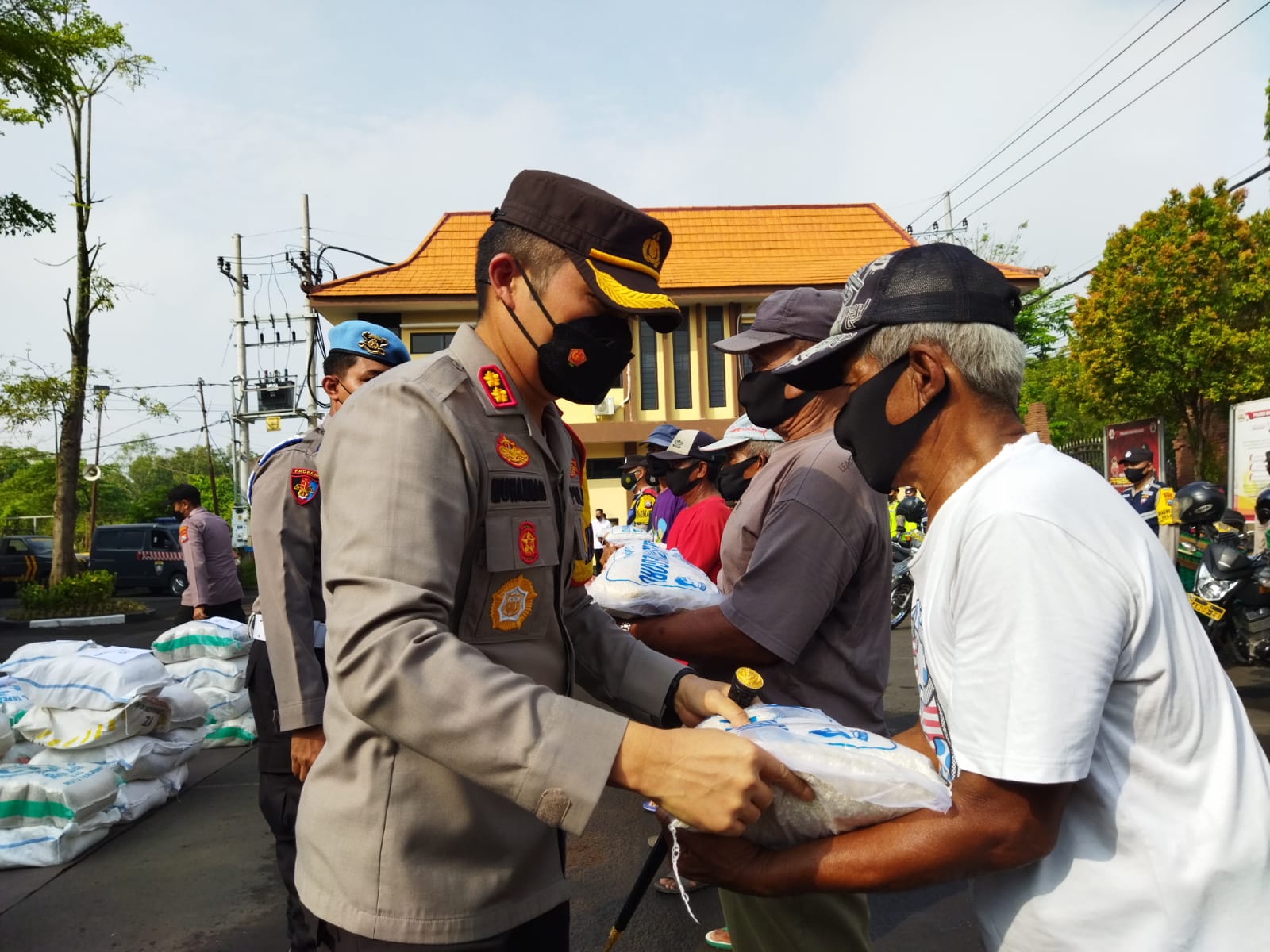 Penyaluran Zakat Fitrah Polres Bojonegoro Capai 3.298 Kg
