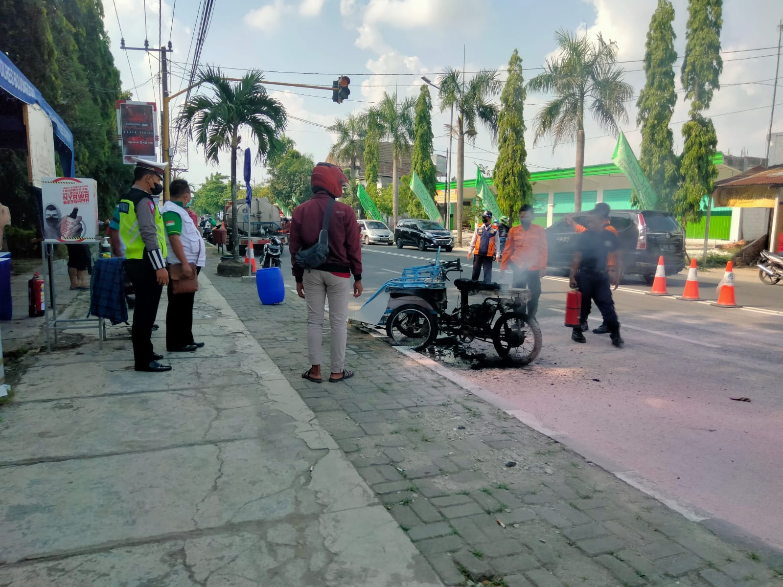 Akibat Bocor Tangki, Bentor di Depan Pos Pelayanan Terbakar