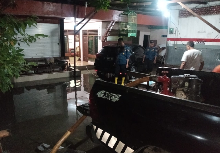 Jika Banjir, Ini Usaha Damkar Bojonegoro Tanggulangi Genangan