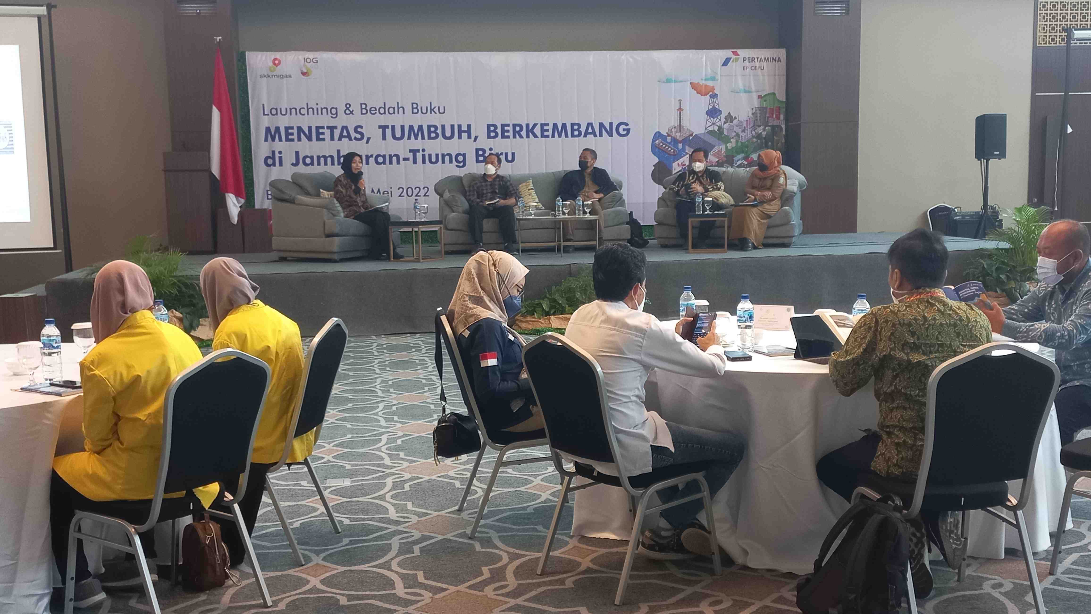IDFoS Indonesia Luncurkan Buku Menetas, Tumbuh, dan Berkembang di Jambaran Tiung Biru